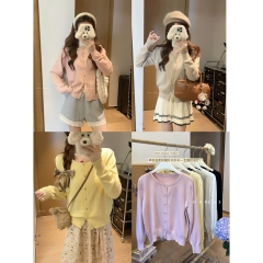 Actual shot of autumn and winter Korean style loose round neck single-row gold buckle versatile knitted long-sleeved cardigan top jacket