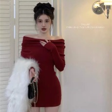 批发抖音天猫品质针织露肩连衣裙秋<b class='q'>冬</b>纯欲辣妹包臀一字肩打底内搭短裙
