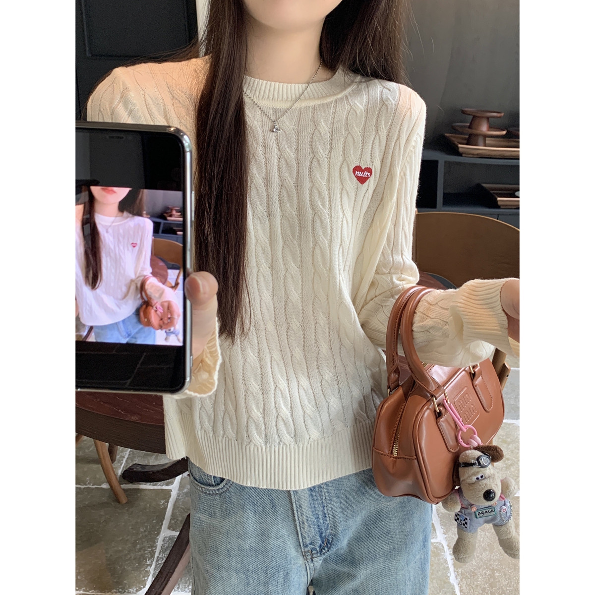 Real shot of autumn and winter Korean style versatile age-reducing twist love embroidery 6 wool sweater with long-sleeved top inside