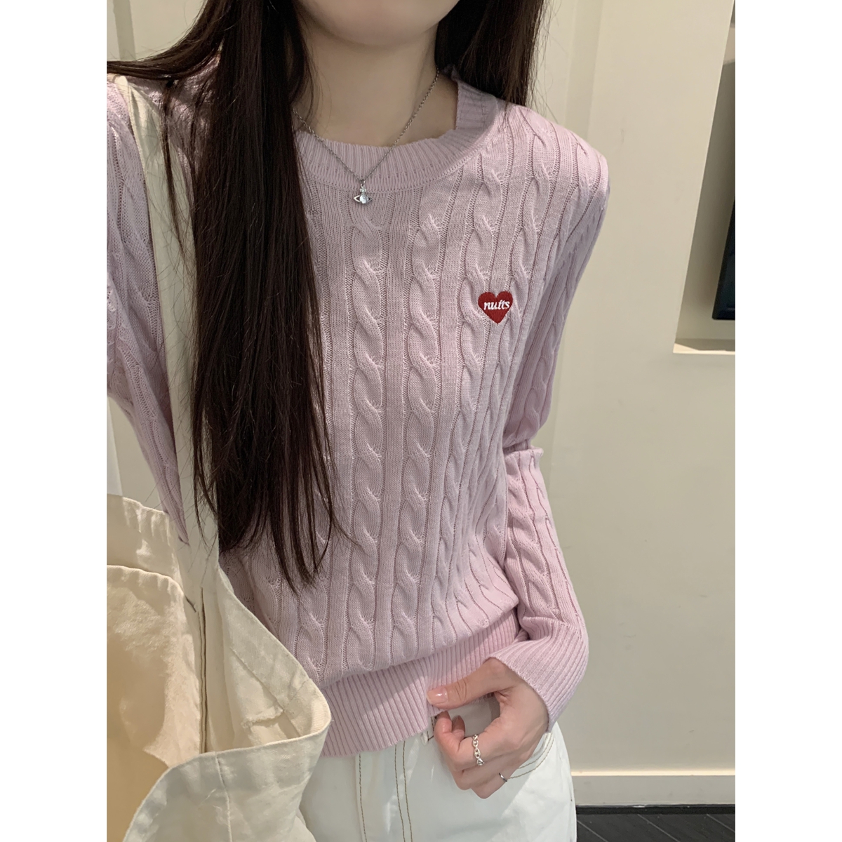 Real shot of autumn and winter Korean style versatile age-reducing twist love embroidery 6 wool sweater with long-sleeved top inside