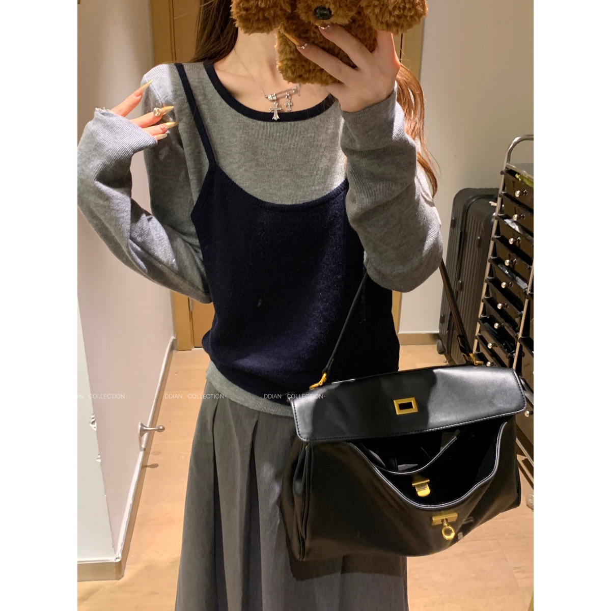 Real shot of autumn and winter Korean style contrasting fake two-piece lazy age-reducing 6-year-old wool sweater with long-sleeved top inside