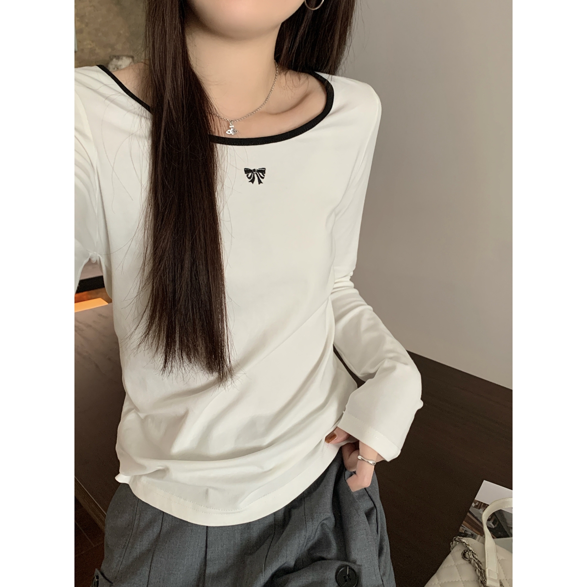 Actual shot of autumn and winter Korean style contrasting color round neck versatile bow simple pure cotton long-sleeved bottoming T-shirt top