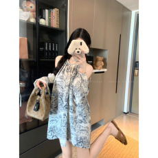 批发实拍实价 动物印花刺绣衬衫设计感露肩a字<b class='q'>连衣裙</b>