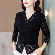 批发实拍2026秋季新款时尚V领蕾丝打底衫女长袖气质显瘦内搭修身小衫
