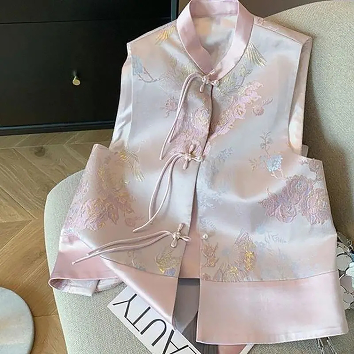 質檢官圖新中式國風刺繡流蘇盤扣馬甲女2024春季氣質唐裝外穿背心