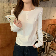 Actual shot of autumn and winter Korean style round neck buttoned embroidered pleated design pure cotton long-sleeved T-shirt inner top