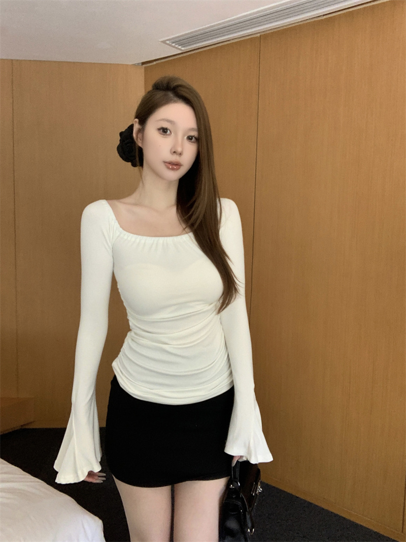 Real shot of Korean style slant collar fashionable irregular hem pleated long-sleeved slim bottoming T-shirt top autumn