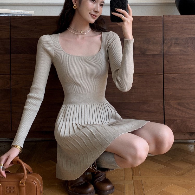 French style minimalist style square collar sweet and spicy knitted dress autumn and winter new slim fit waist slimming inner skirt