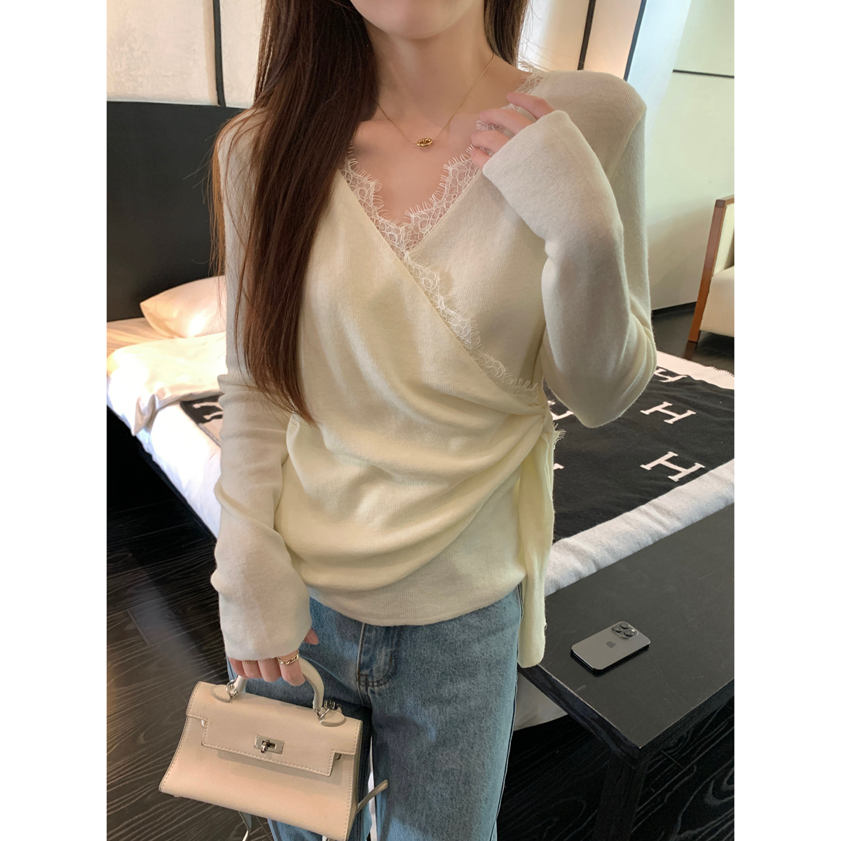 Real shot of autumn and winter Korean style v-neck lace splicing cross waist irregular 6 wool long-sleeved knitted top