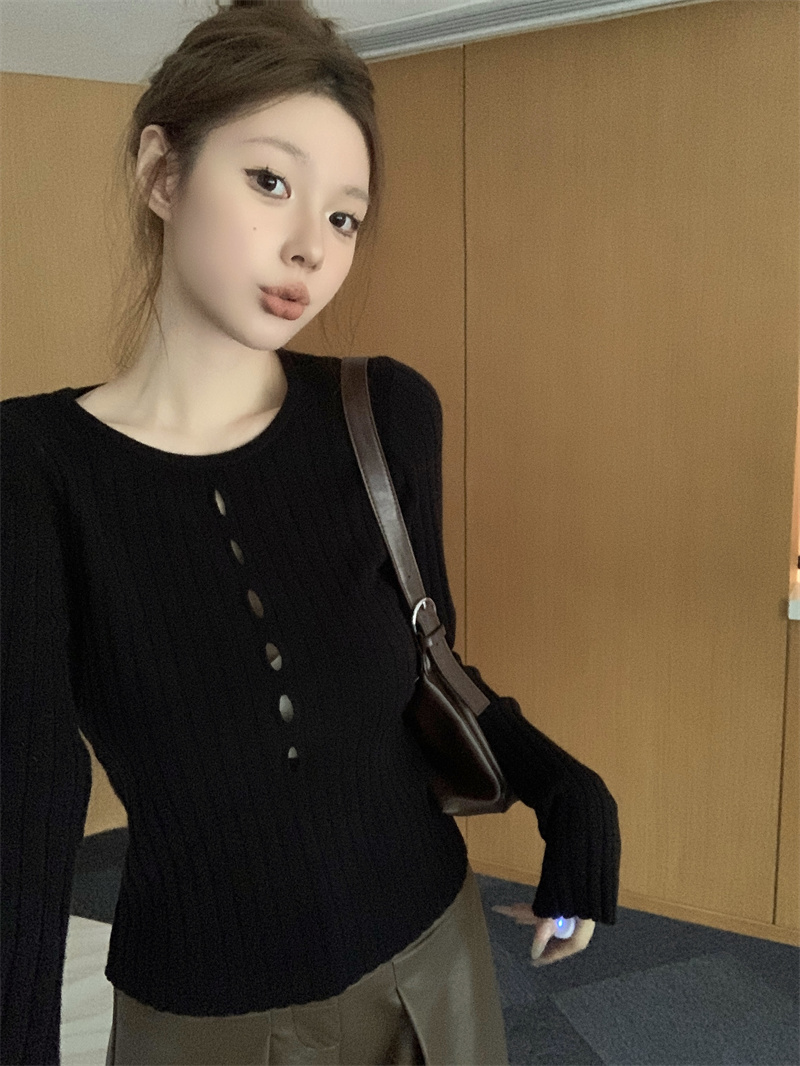 Actual shot of slimming hollow long-sleeved sweater for women in autumn and winter, slim design, unique and versatile bottoming top