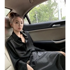 批发高定小轻奢丝滑光泽感长袖衬衫女2026春秋季新款缎面<b class='q'>防晒</b>上衣