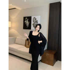 批发实价实拍<b class='q'>露背</b>设计显身材鱼尾吊带秋冬内搭显瘦包臀长裙毛衣两件套