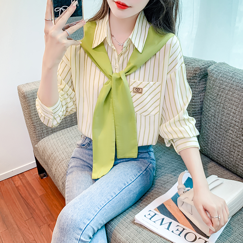 패치워크 숄 스트라이프 여성 셔츠 가을 2026 디자인 센스 작은 대중 캐주얼 셔츠 페이크 레이어드 맨위