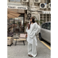 批发<b class='q'>实拍</b>针织宽松秋冬ins百搭针织毛衣套<b class='q'>装</b>配蕾丝花边叠穿半身裙