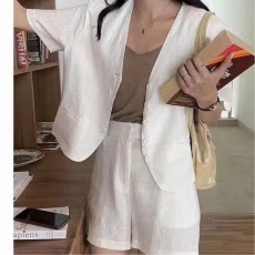 批发chic夏季韩版<b class='q'>百搭</b>套装女小<b class='q'>外套</b>衬衫上衣休闲+阔腿短裤西装二件套