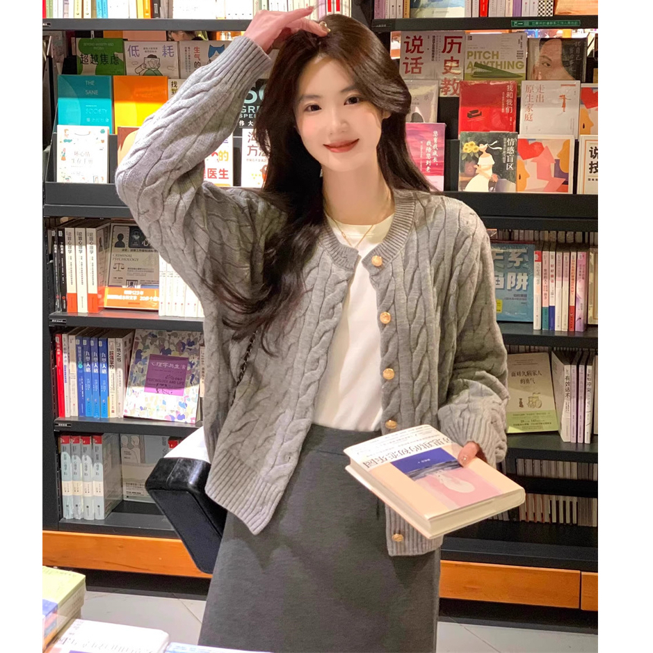 Short round neck twist sweater for women autumn new soft and lazy style loose student knitted cardigan