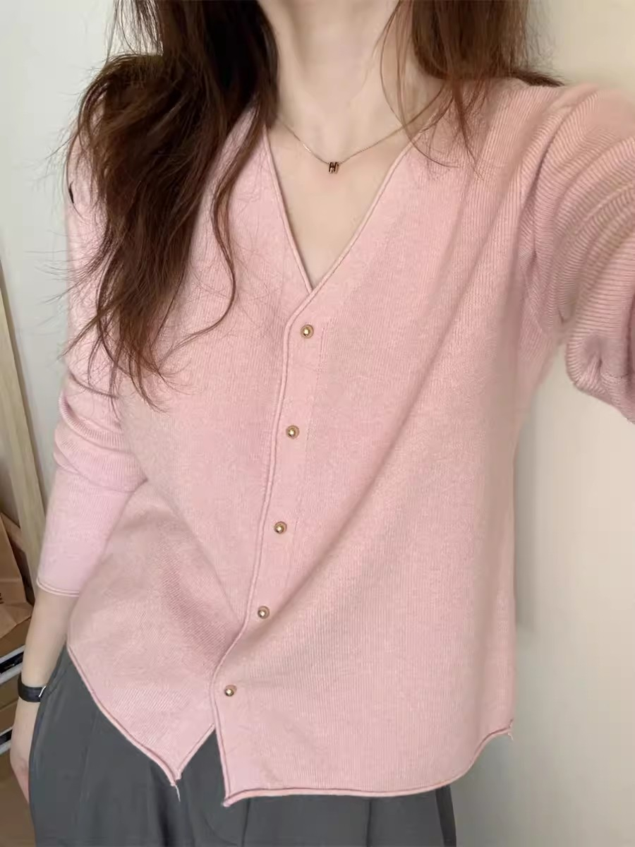 Core-spun yarn V-neck autumn knitted cardigan for women, gentle pink age-reducing thin sweater jacket, loose top, trendy