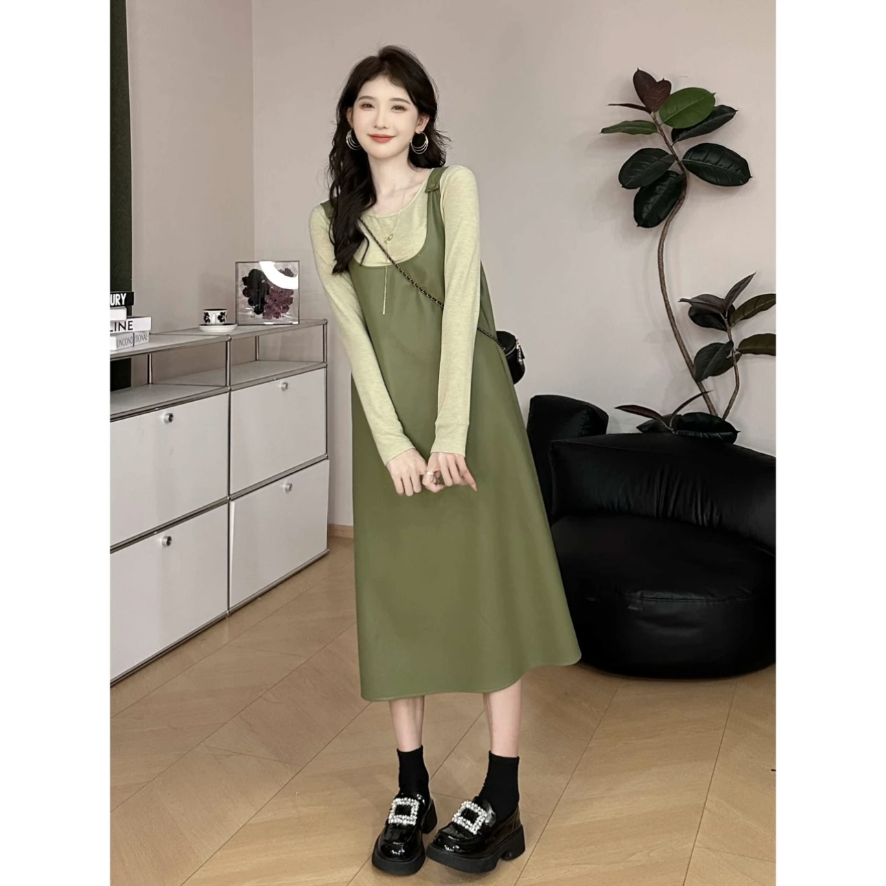 SE松綠青提時尚套裝女復古摩登簡約百搭修身內搭顯瘦背心皮裙