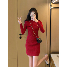 批发秋冬过年战袍本命年订婚<b class='q'>伴娘</b>服小香风高级感红色毛衣针织连衣<b class='q'>裙</b>子