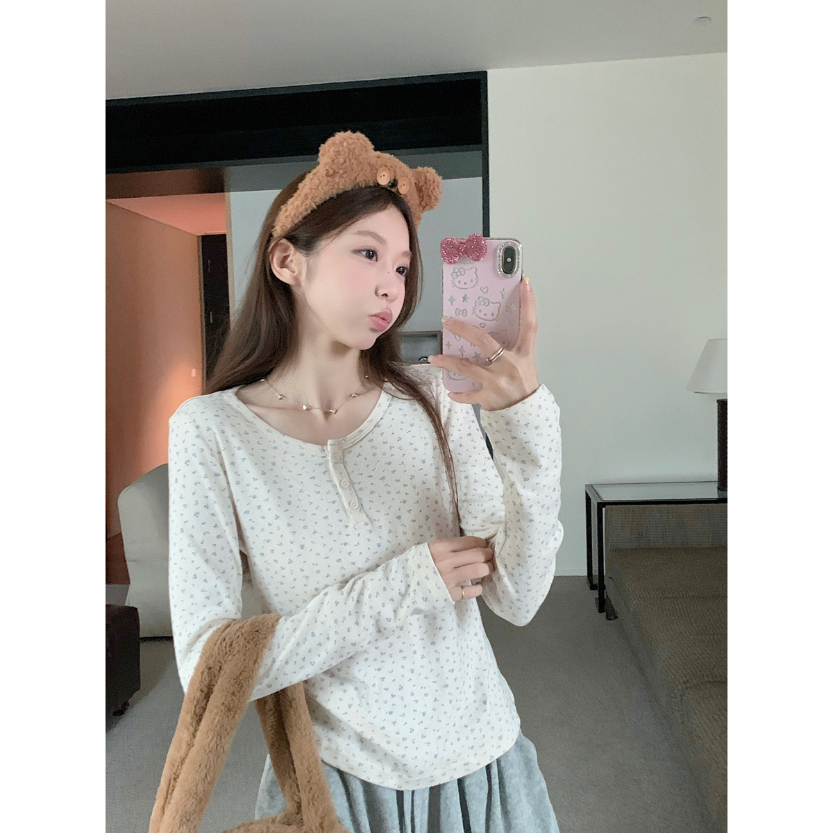 Real shot of autumn and winter Korean style round neck button floral sweet design jacquard pure cotton long-sleeved T-shirt inner top