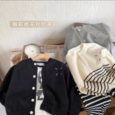批发儿童2024新款宝宝秋装外穿女童毛衣<b class='q'>男童</b><b class='q'>开衫</b><b class='q'>中小</b>童休闲洋气<b class='q'>针织</b>衫