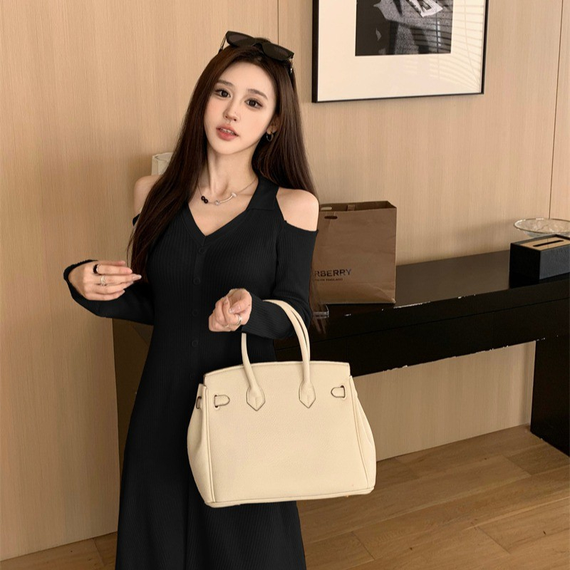 Off-shoulder long-sleeved knitted dress for women in autumn, waist slimming, high waist, retro style single-breasted long skirt