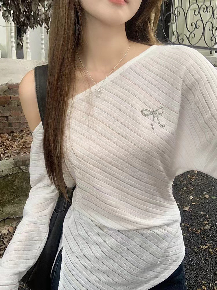 Women's Early Autumn Loose Outerwear Sun Protection Hoodie with Asymmetrical Shoulder Exposure Top