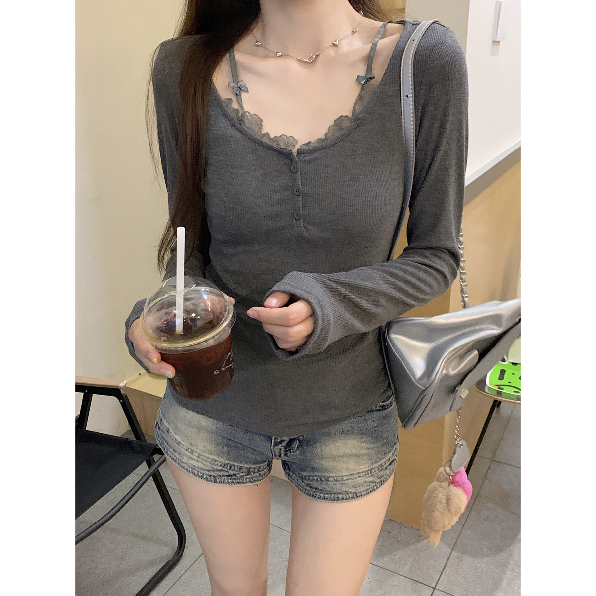 Actual shot of autumn and winter Korean style pure desire button lace fake two-piece design long-sleeved T-shirt with inner top for women