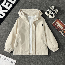 批发男女童冲锋衣户外登山服防风2024春秋款中大童时髦连帽夹克外套潮