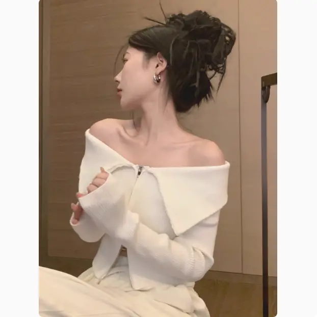 오프숄더 지퍼 니트 상세 이미지 1