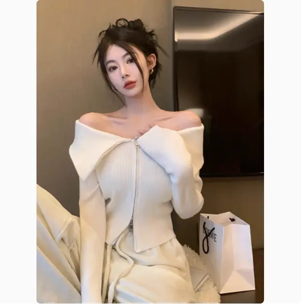 오프숄더 지퍼 니트 상세 이미지 3