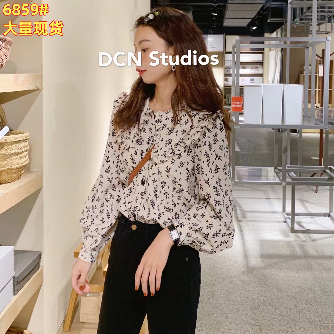 큰 타격 여성 그녀 는 봄 여름 따뜻한 따뜻한 빛 밀크 티 레트로 프랑스식 빅 칼라 꽃무늬 두꺼움 품질 긴팔 셔츠