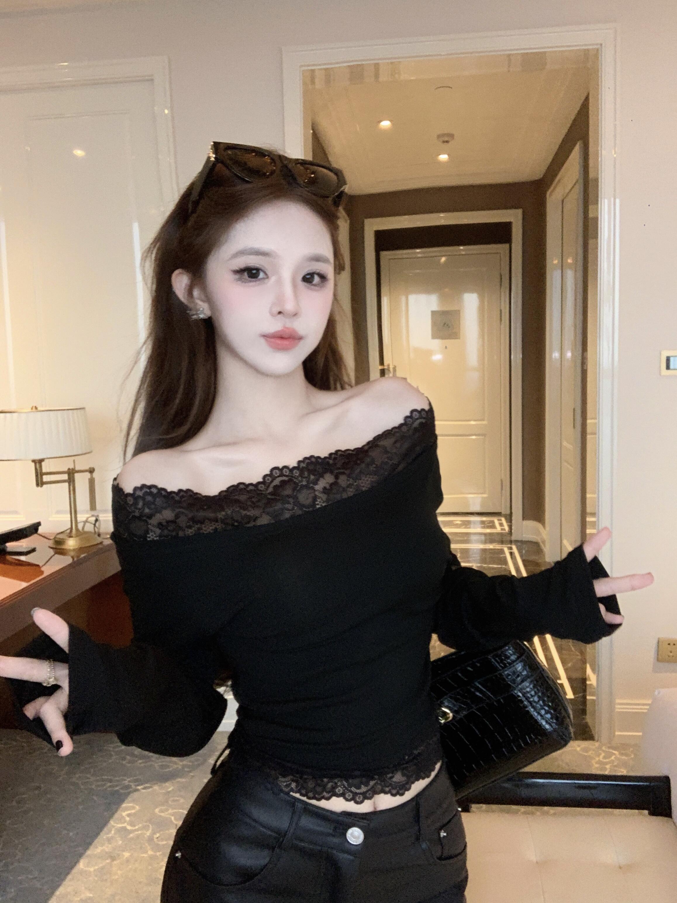 Real shot Autumn sexy off-shoulder lace stitching one-shoulder slim bottoming shirt off-shoulder short top