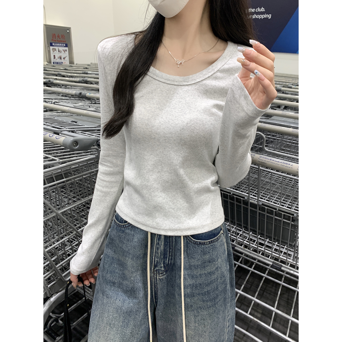 Actual shot of autumn and winter Korean style slim-fitting u-neck basic simple and versatile solid color long-sleeved T-shirt bottoming top for women
