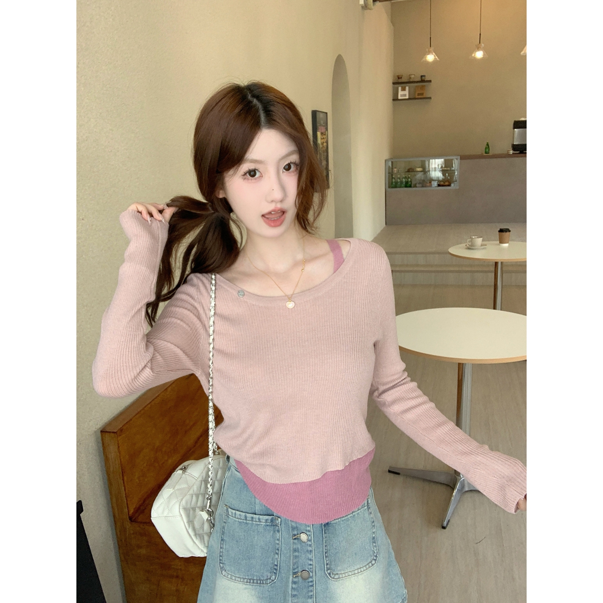 Real shot of autumn and winter Korean style round neck contrasting color temperament and white fake two-piece 6-piece wool knitted long-sleeved bottoming top