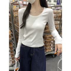 Actual shot of autumn and winter Korean style slim-fitting u-neck basic simple versatile long-sleeved T-shirt bottoming top for women