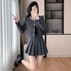 批发法式千金风短外套女2025新款高级感西装时尚两件套小香套装