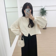 批发韩国chic秋季小众设计感套头圆领<b class='q'>不规则</b>开叉宽松百搭长袖短款卫衣