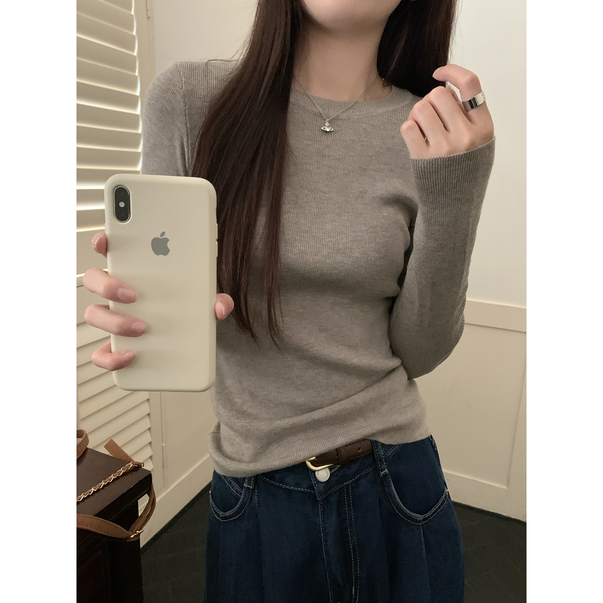 Actual shot of autumn and winter Korean style slim round neck and front shoulder solid color 6 wool versatile knitted long-sleeved bottoming top