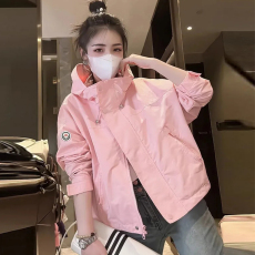 批发官图2026春秋季新款冲锋衣女士短<b class='q'>外套</b>连帽风衣夹克上衣女装爆款