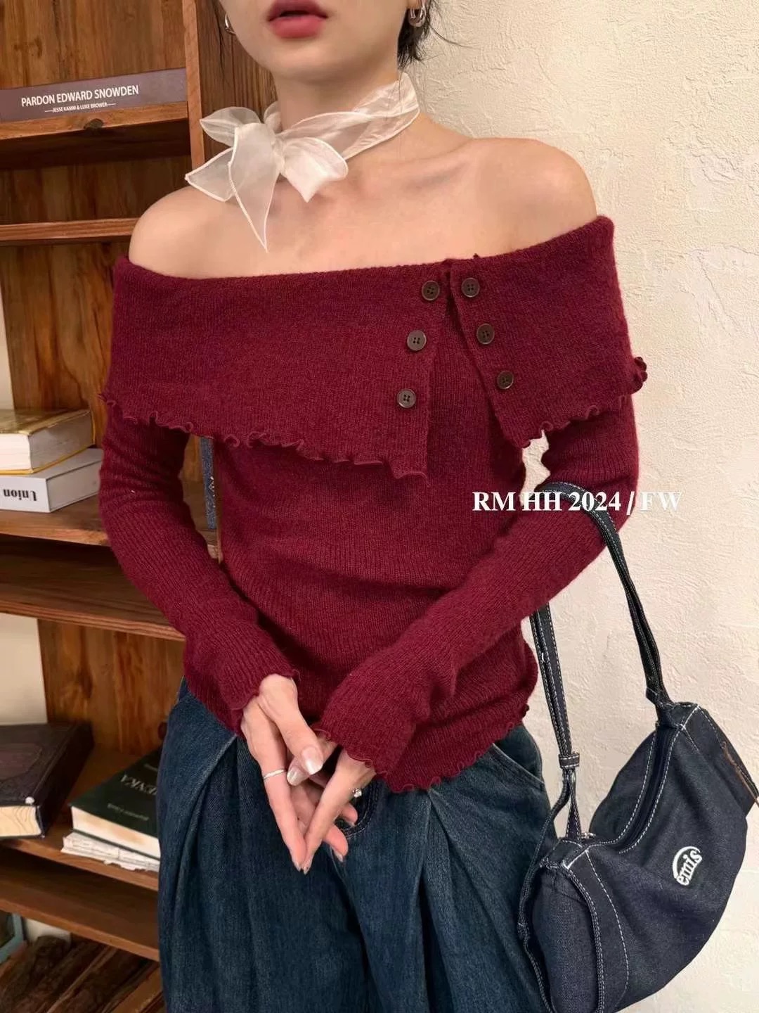 2024 new autumn women's clothing, chic and beautiful one-shoulder three-dimensional flower knitted sweater for women, high-end fungus top