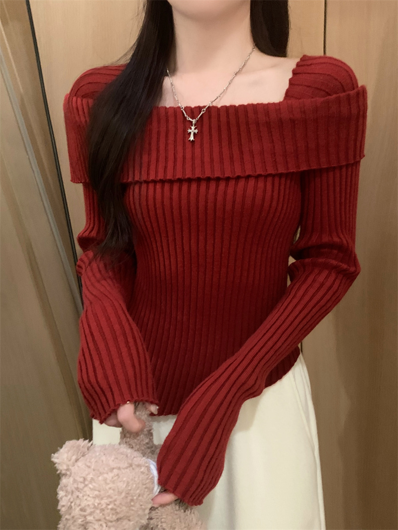 오프숄더 불규칙 스웨터 여자 가을 겨울철 새로운 빨간색 몸매 가꾸기 쇼트 스타일 만나는 니트 스웨터 맨위