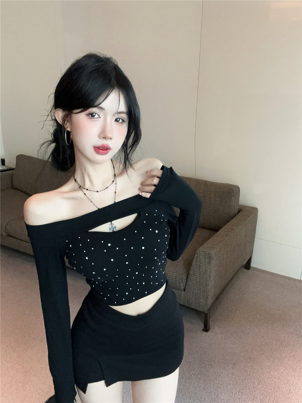Photographed Pure Desire Sexy Design Sense Niche One-Shoulder Embroidered Diamond Slimming High-End Short-Sleeve T-Shirt