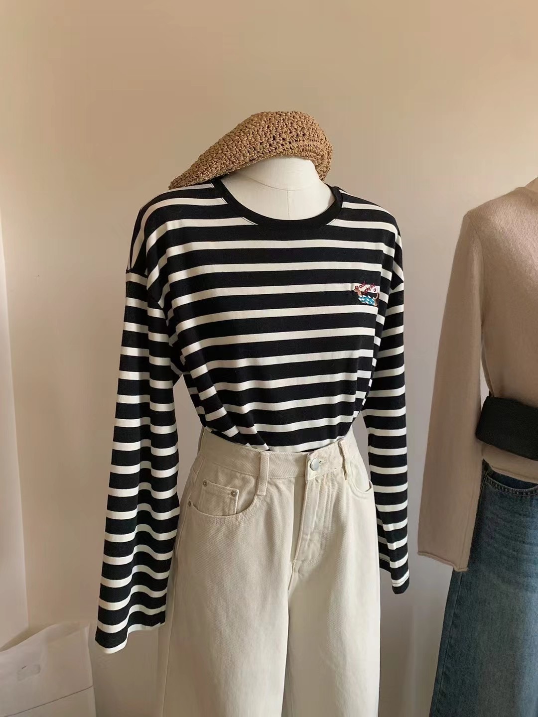 실사 고급 센스 스트라이프 티셔츠 한국 가을 다용도 루즈핏 슬림해 보이는 긴팔 맨위