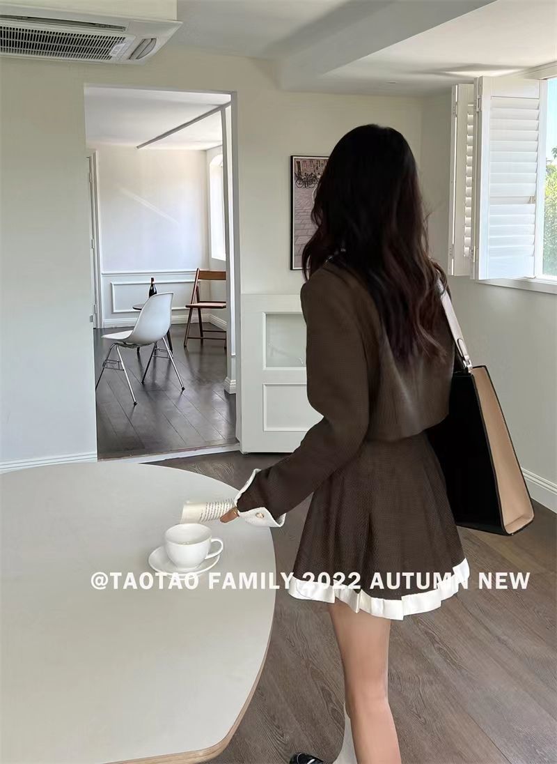 Korean chic autumn and winter temperament small fragrance contrasting color splicing lapel short jacket + high waist pleated skirt suit