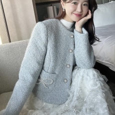 批发现huo两色重工钉珠粗花呢外套