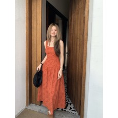 批发微胖韩版橘色刺绣背心连衣裙夏款2026长款显白气质温柔淑女长裙子