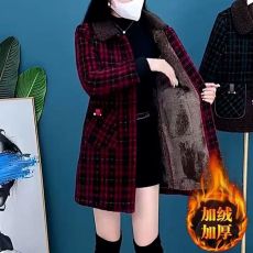 批发轻奢高档秋冬格子妈妈装加绒加厚毛呢<b class='q'>外套</b>女水<b class='q'>貂绒</b>中长款皮毛一体