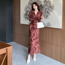 批发实拍视频2026春长袖高级提花图案法式复古气质收腰显瘦包臀长裙