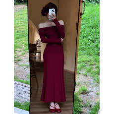 批发实拍设计感一字肩露肩长袖修身显瘦大摆<b class='q'>连衣裙</b>